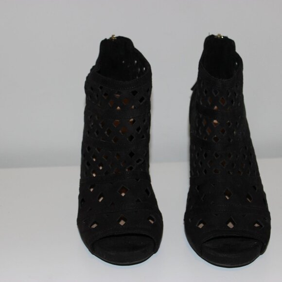 Lane Bryant Black Suede Laser Cut Out Peep Toe Mesh Tassel Zip Up Heels Size 10W - Picture 3 of 8